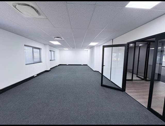 739M² OFFICE TO LET IN MIDRIDGE PARK